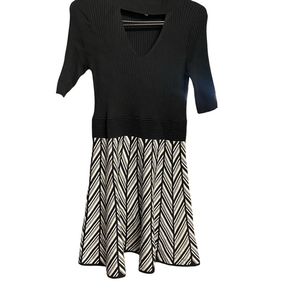 Candie’s Fit & Flare Sweater A Line Dress Size XL Black and White Chevron Fall - Picture 6 of 14